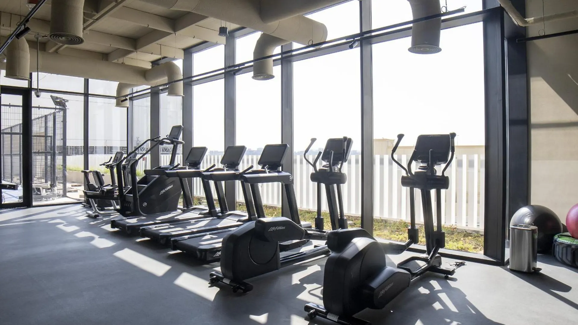 Apartment Modern & Business Travel Ready Studio At Upside Living Dubai